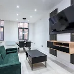 1 Bed Flat - Near Bradford\'S Cultural Gems & Attractions