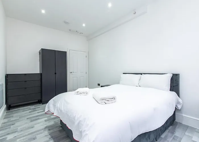1 Bed Flat - Near Bradford\'S Cultural Gems & Attractions