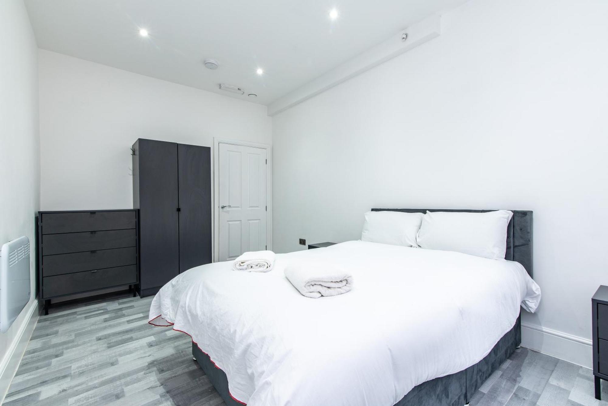 1 Bed Flat - Near Bradford's Cultural Gems & Attractions * Bradford (West Yorkshire)