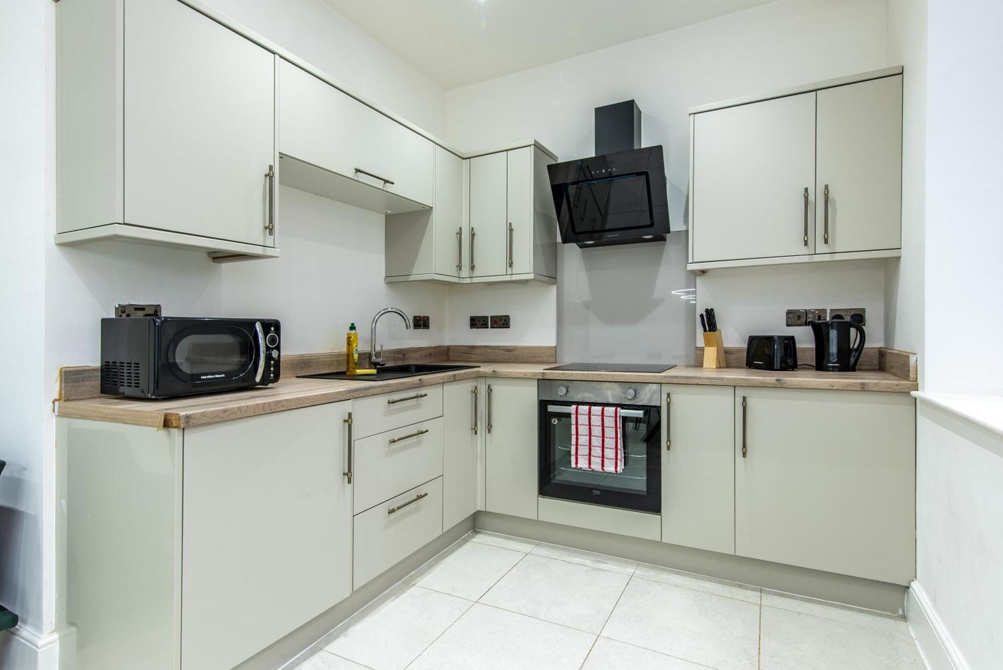 1 Bed Flat - Near Bradford's Cultural Gems & Attractions Apartment *